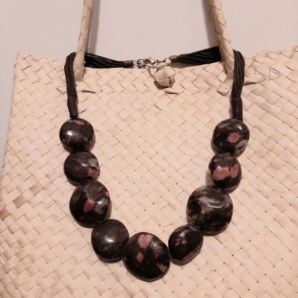 Patterned Stones Necklace - Picture 2 of 3